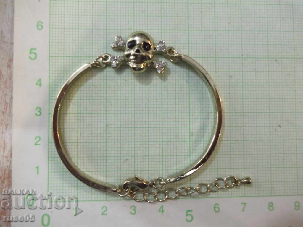 Two-piece bracelet imitation jewelry with price 10.00 BGN | € 5.11 Two-piece bracelet imitation jewelry with price 10.00 BGN | € 5.11