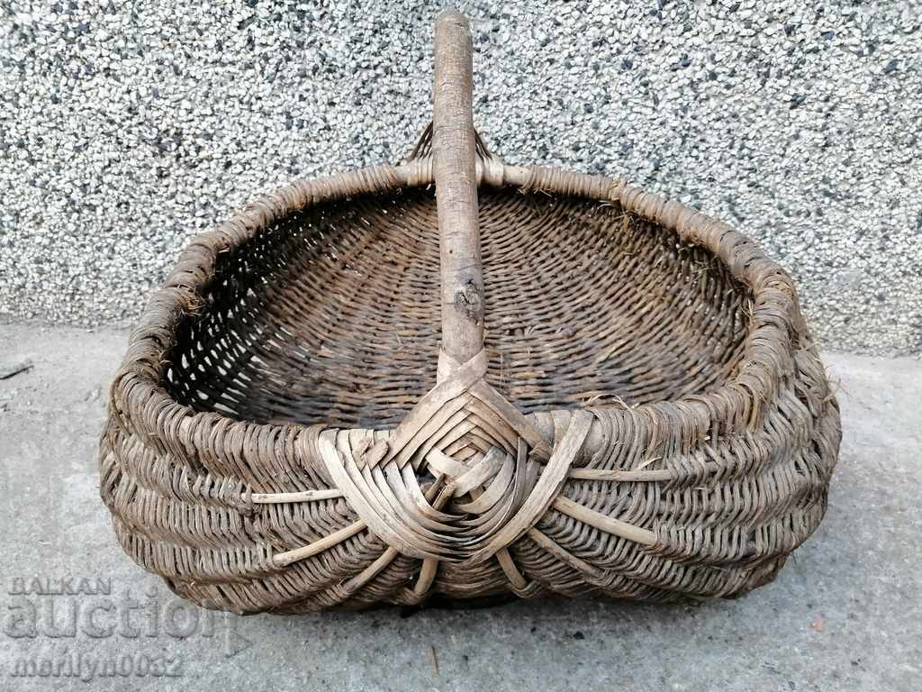 Old wicker basket, wooden basket, panner