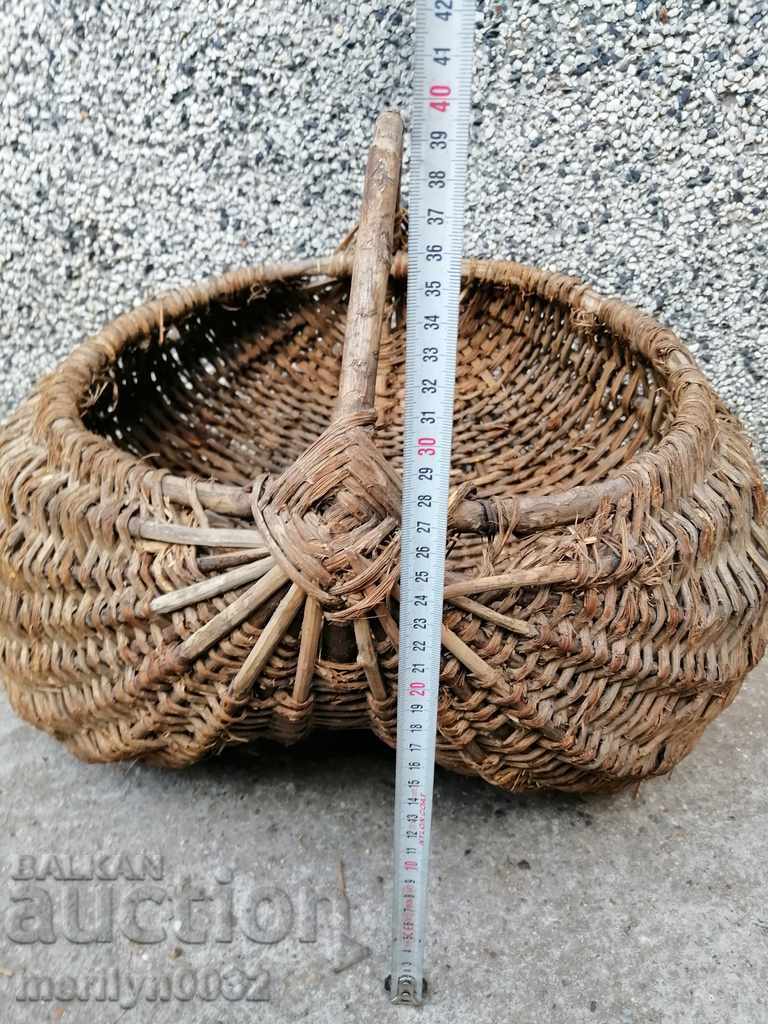 Παράδοση Παλιό ψάθινο καλάθι, ξύλινο, καλάθι, πάνελ Παράδοση Παλιό ψάθινο καλάθι, ξύλινο, καλάθι, πάνελ