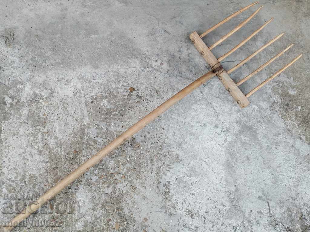 Delivery of Old villa, wooden tool Delivery of Old villa, wooden tool