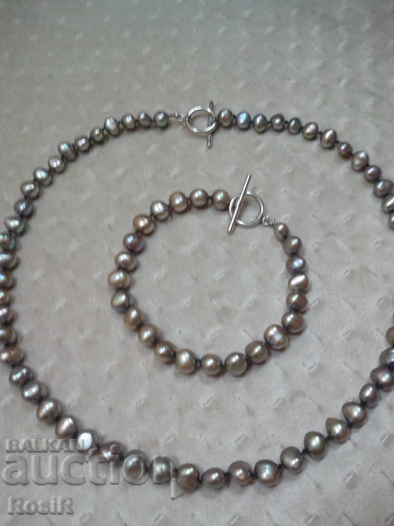 Auction SET OF NATURAL PEARLS Auction SET OF NATURAL PEARLS