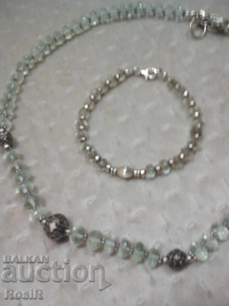 GREEN AMETHYSTE NECKLACE AND BRACELET WITH SILVER ELEMENTS. - 5 GREEN AMETHYSTE NECKLACE AND BRACELET WITH SILVER ELEMENTS. - 5