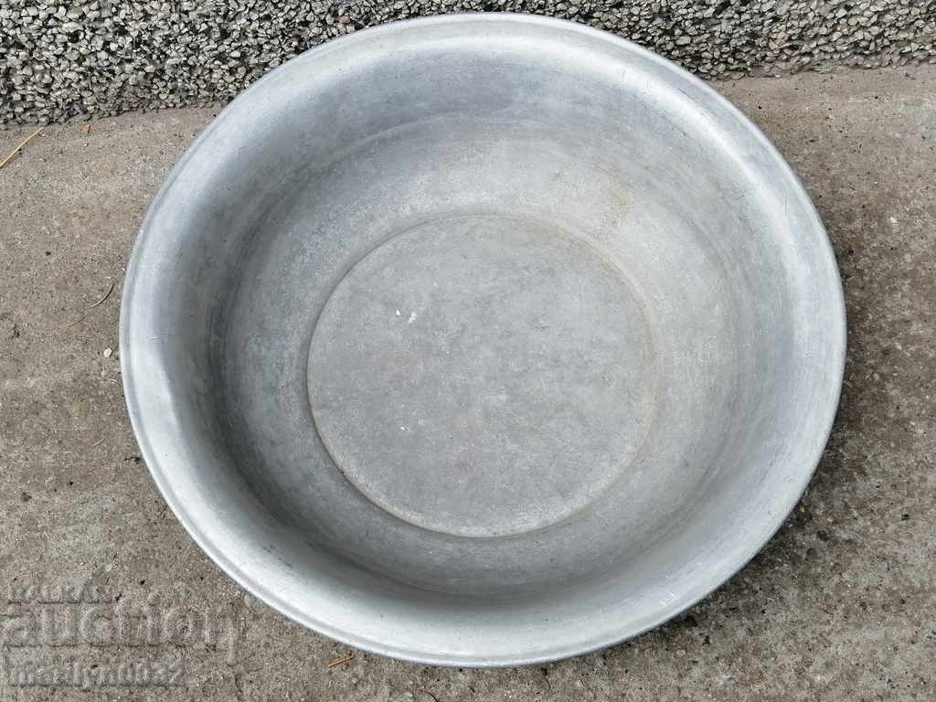 Aluminum basin with Jewish star household dish trough
