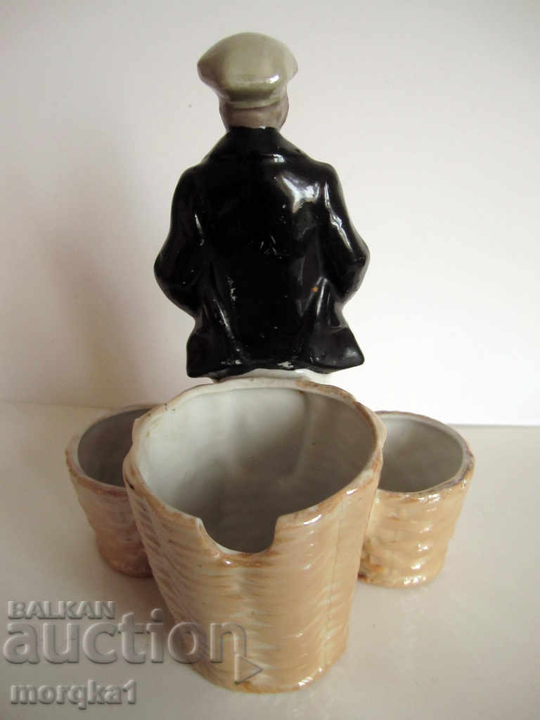 Dutch porcelain, figure, figurine figurine with price 15.00 BGN | € 7.67 Dutch porcelain, figure, figurine figurine with price 15.00 BGN | € 7.67