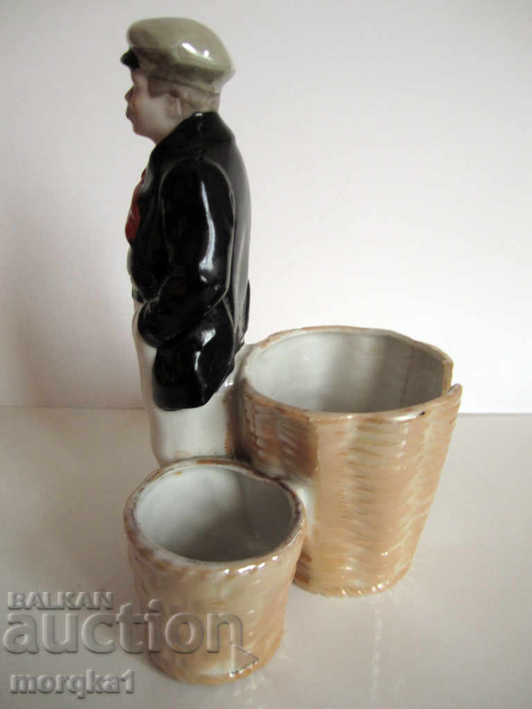 Auction Dutch porcelain, figure, figurine figurine Auction Dutch porcelain, figure, figurine figurine