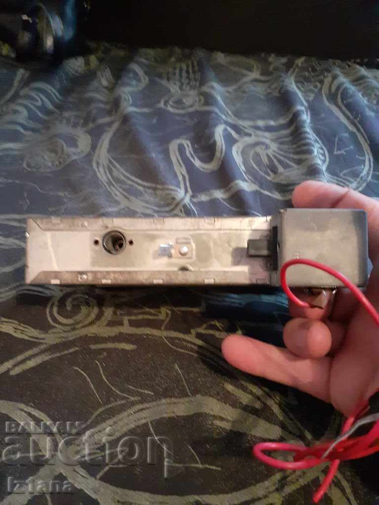 Delivery of Old radio, radio receiver for Tesla Car Delivery of Old radio, radio receiver for Tesla Car