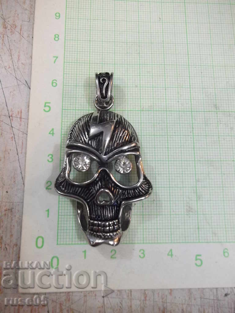 Pandantiv craniu cu preț 12.00 BGN | € 6.14