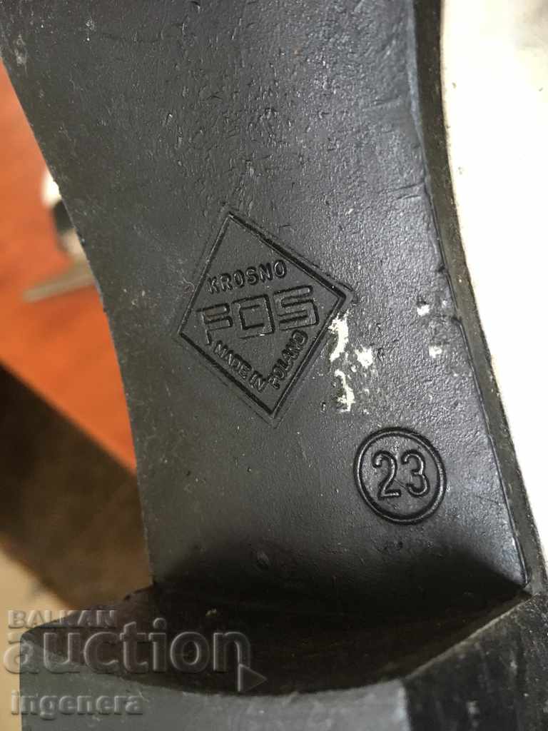 Auction WOMEN'S ICE SKATES Auction WOMEN'S ICE SKATES