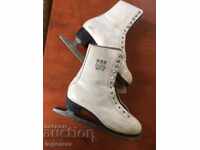 PATINE CU GHEAȚĂ PENTRU DOAMNE