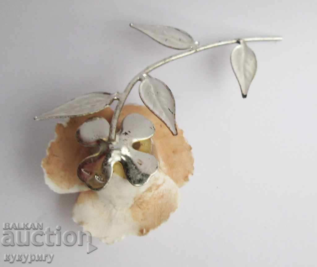 Διακοσμητική πορσελάνη τριαντάφυλλο λουλουδιών ειδωλίου με ασημένια φύλλα 925 με τιμή 20.00 BGN | € 10.23 Διακοσμητική πορσελάνη τριαντάφυλλο λουλουδιών ειδωλίου με ασημένια φύλλα 925 με τιμή 20.00 BGN | € 10.23