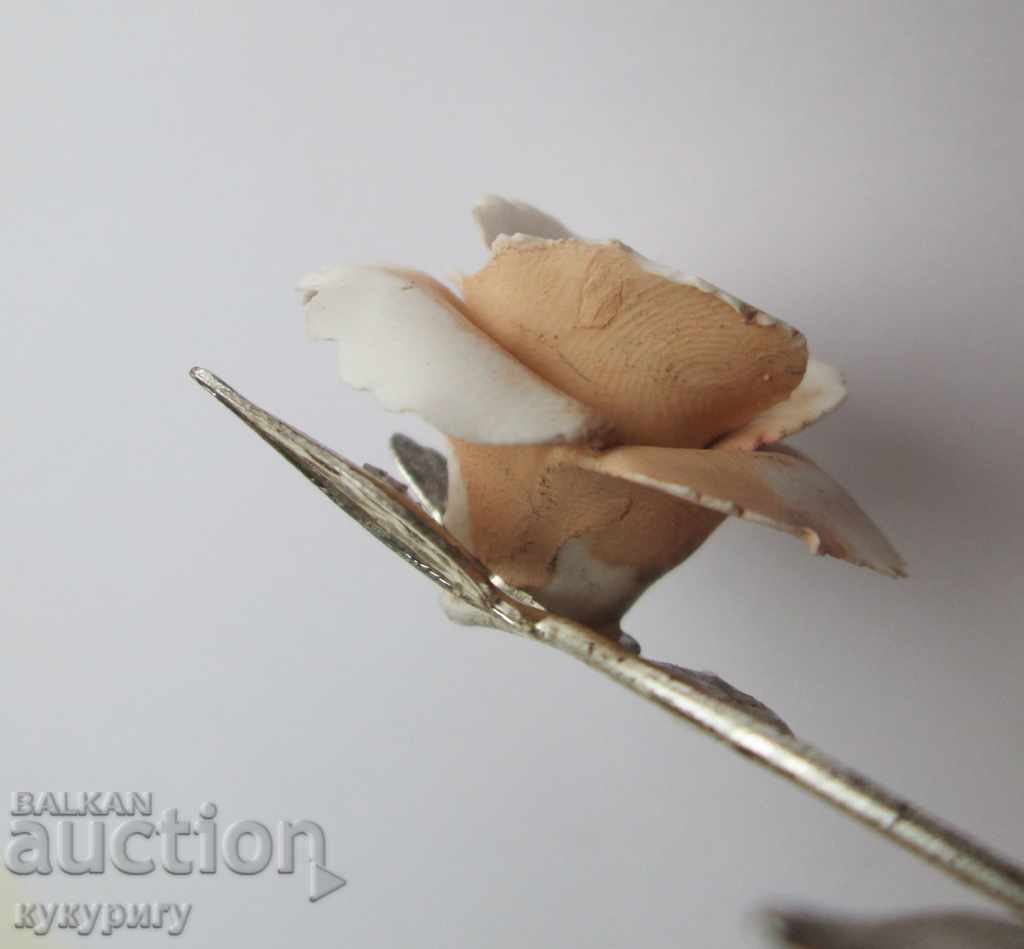 Διακοσμητική πορσελάνη τριαντάφυλλο λουλουδιών ειδωλίου με ασημένια φύλλα 925 - 5 Διακοσμητική πορσελάνη τριαντάφυλλο λουλουδιών ειδωλίου με ασημένια φύλλα 925 - 5