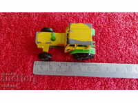 Old small metal Tractor 1/65 France Majorette