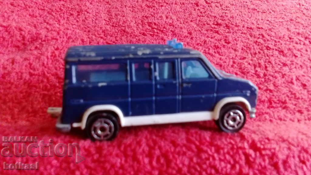 Delivery of Small solid metal car 1/65 France Majorette Delivery of Small solid metal car 1/65 France Majorette