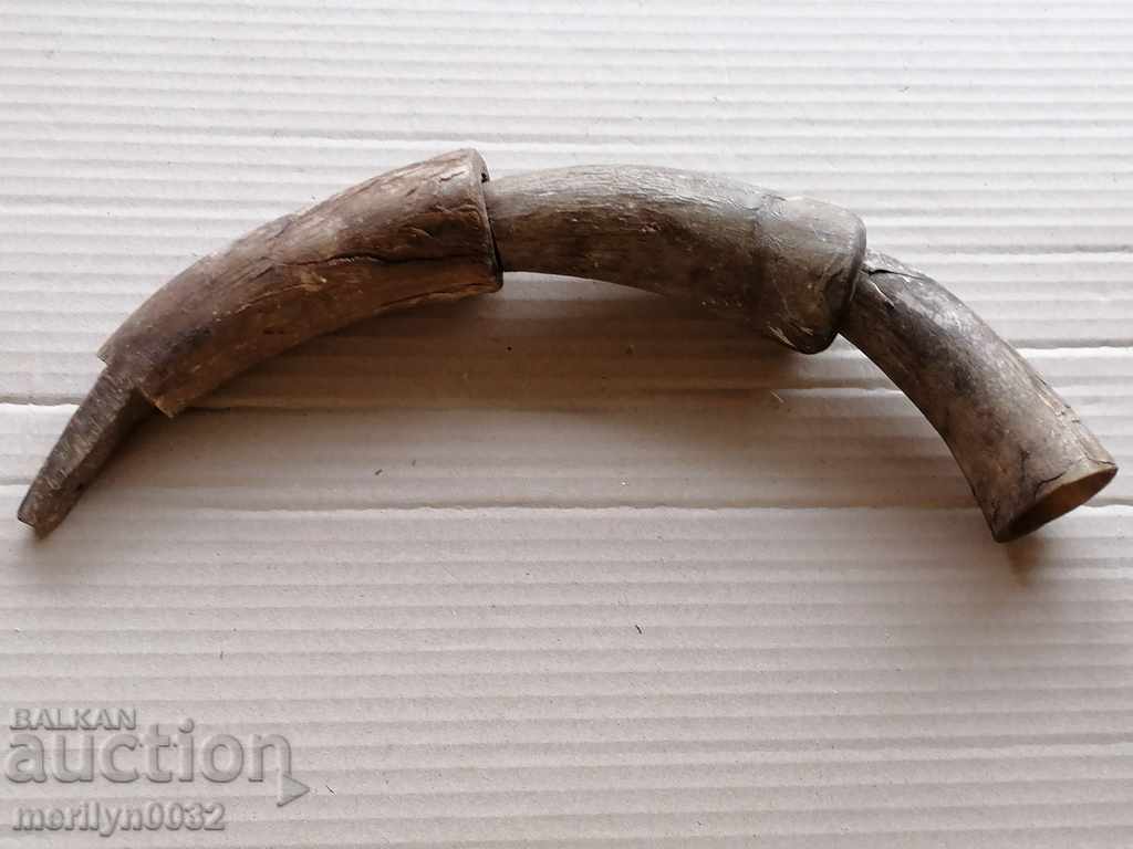 Auction  Three horn handle handles