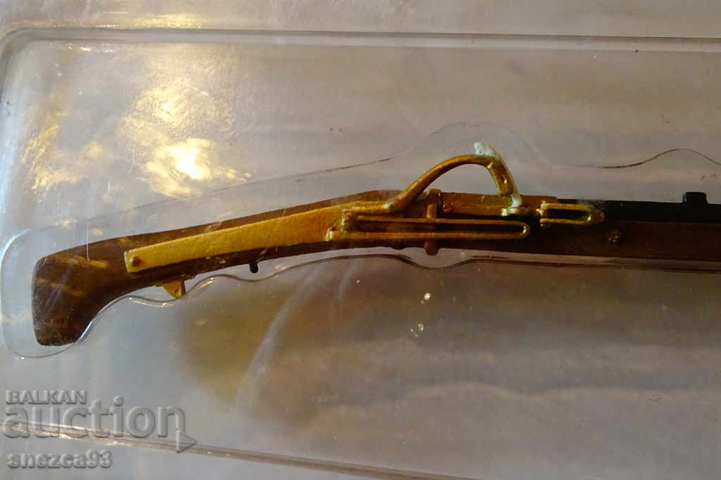 Παράδοση Τοφέκι, γαλλικό συλλεκτικό μοντέλο ζυγαριάς. Παράδοση Τοφέκι, γαλλικό συλλεκτικό μοντέλο ζυγαριάς.