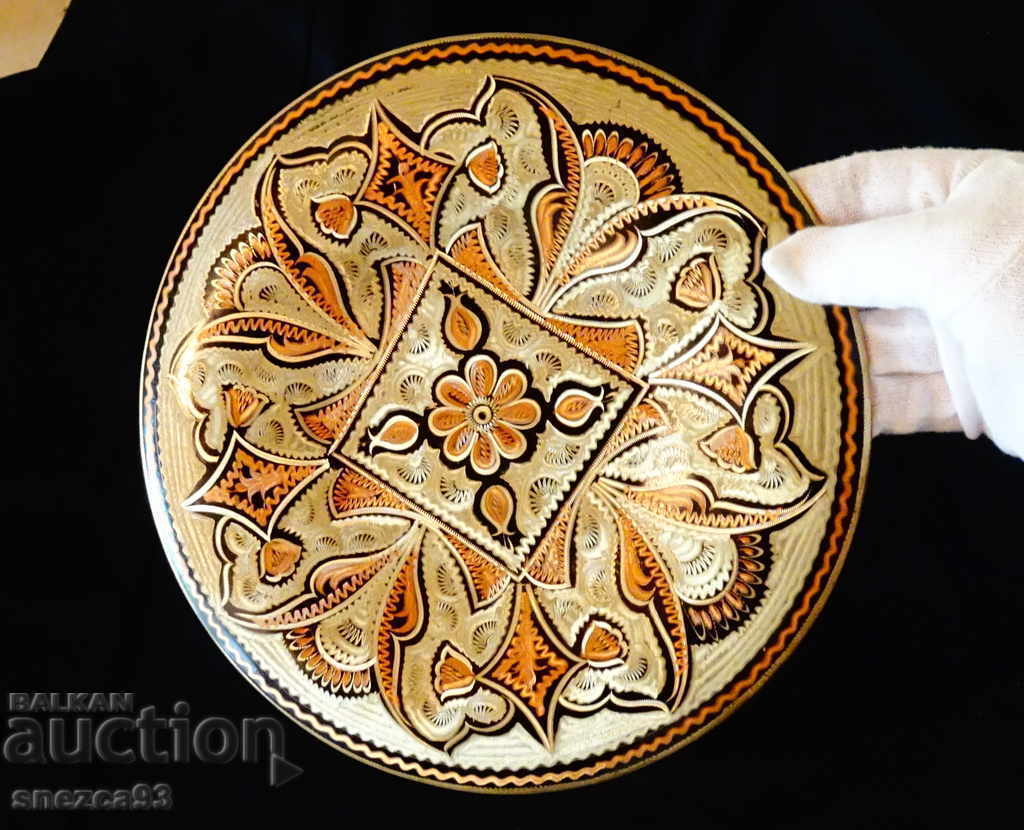 Auction  Painted copper plate, platter, panel 24 cm.