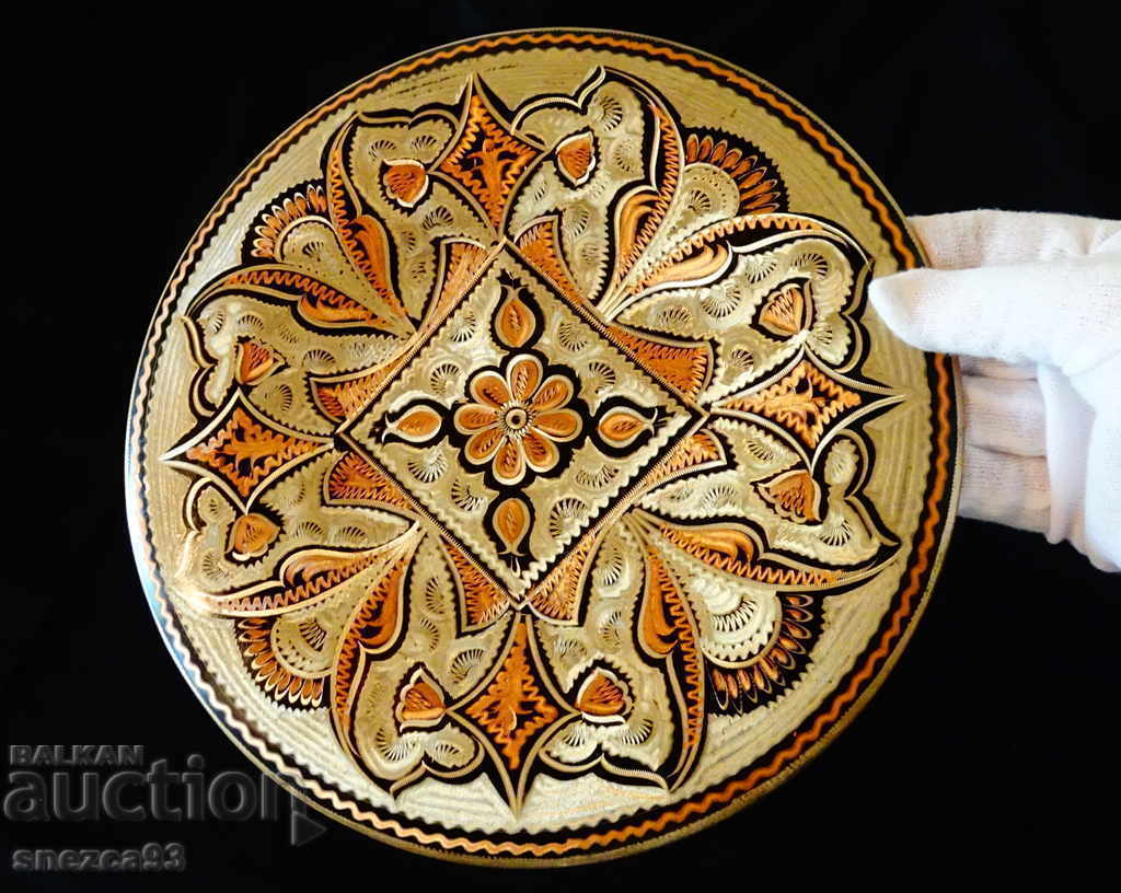 Delivery of Painted copper plate, platter, panel 24 cm.