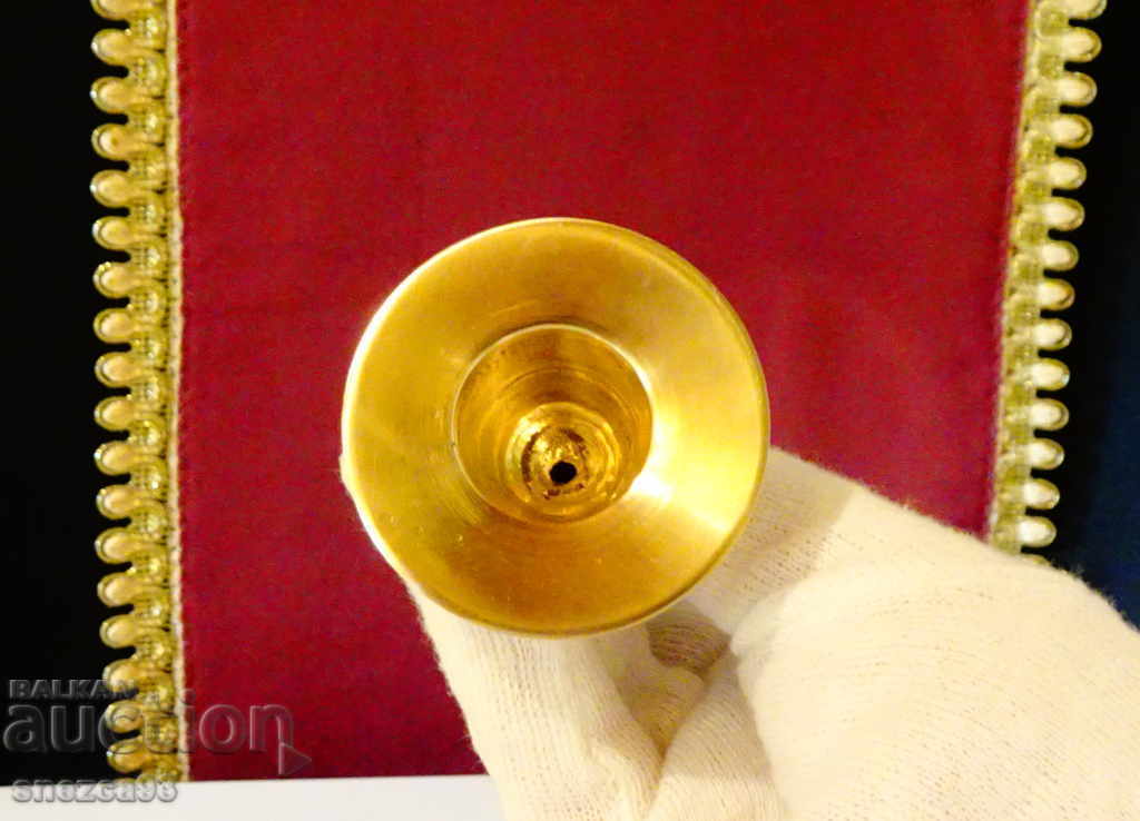 Both bronze goblet, wine glass, and candlestick - 6 Both bronze goblet, wine glass, and candlestick - 6