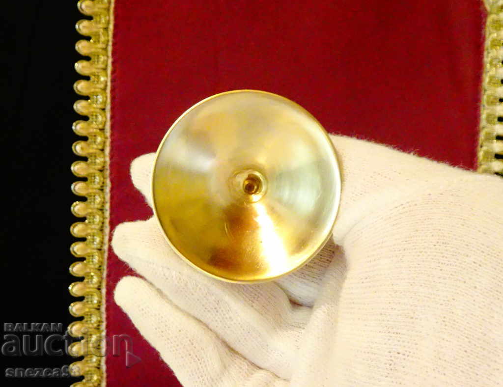 Delivery of Bronze brandy glass, classic. Delivery of Bronze brandy glass, classic.