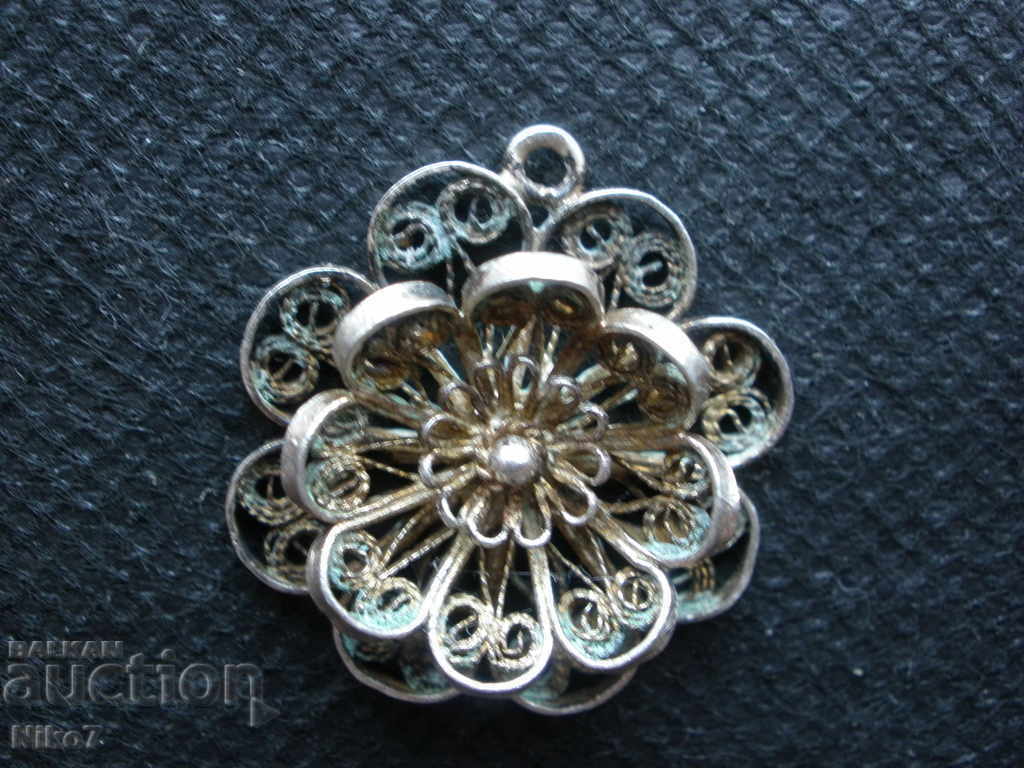 Livrarea Vechi pandantiv din argint - filigran Livrarea Vechi pandantiv din argint - filigran