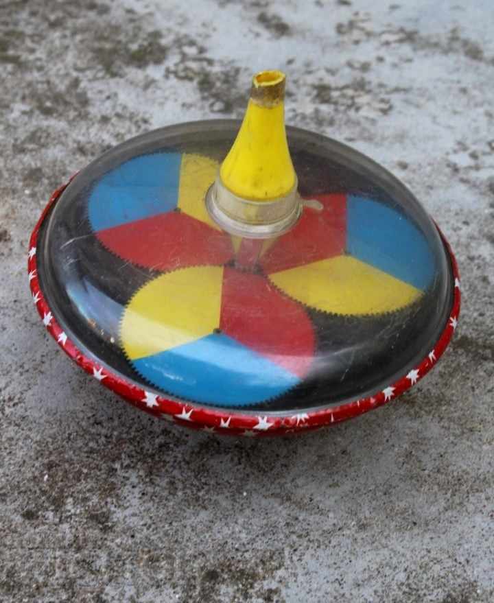 Delivery of SOC TIN PUMPAL CHILDREN'S TOY SOCA Delivery of SOC TIN PUMPAL CHILDREN'S TOY SOCA