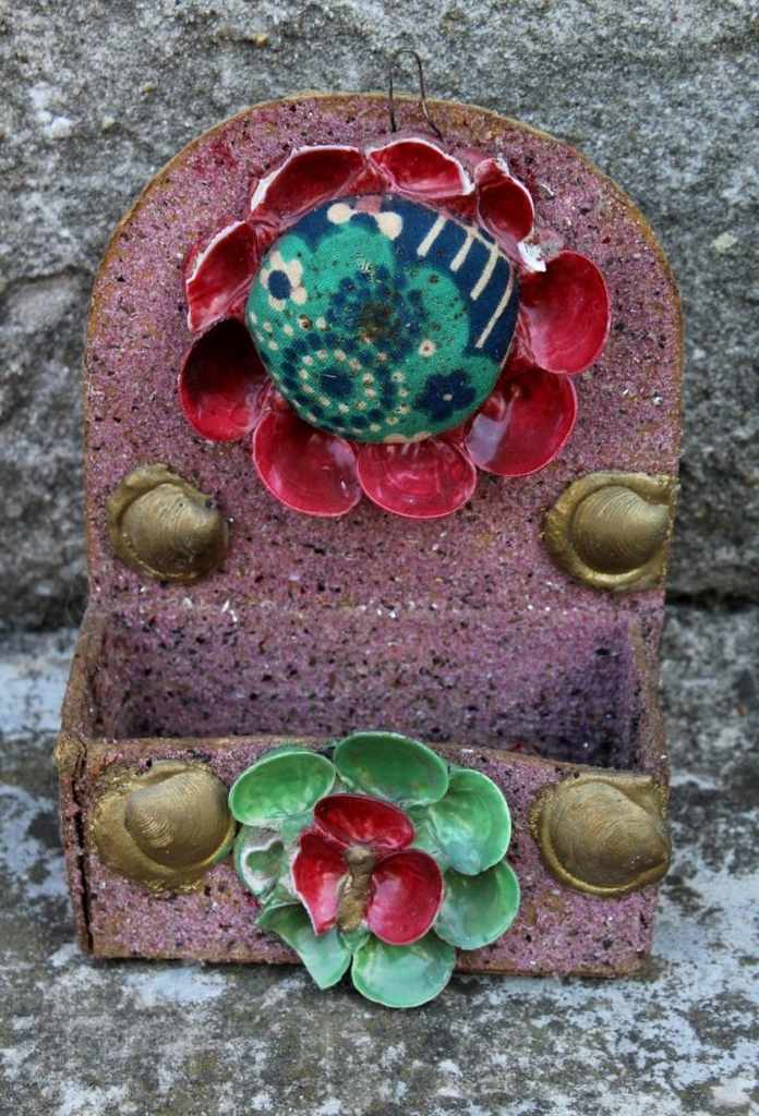 A VERY OLD HANDMADE MIDDLE NEEDLE A VERY OLD HANDMADE MIDDLE NEEDLE