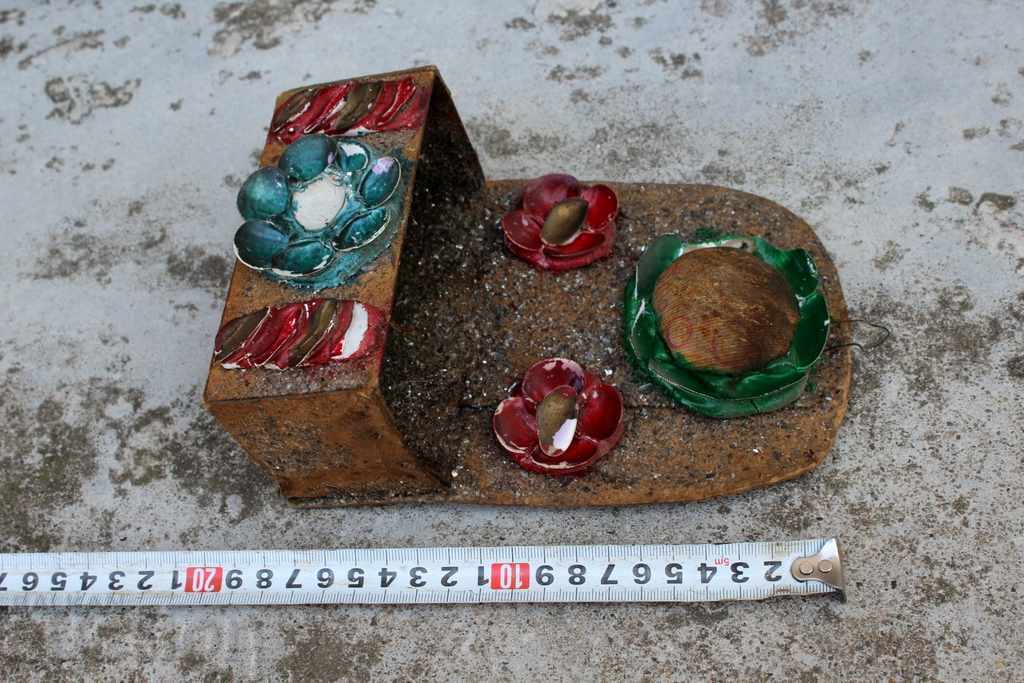 Delivery of OLD HANDMADE MIDDLE NEEDLE