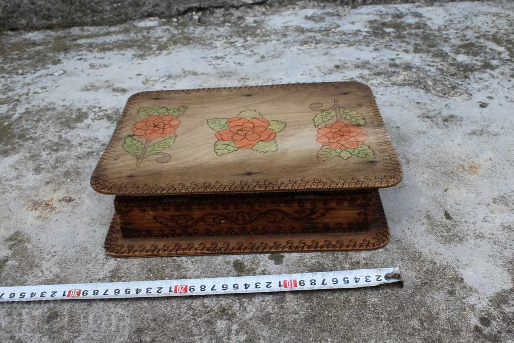 Auction STAR WOOD PYROGRAPHIC BOX Auction STAR WOOD PYROGRAPHIC BOX