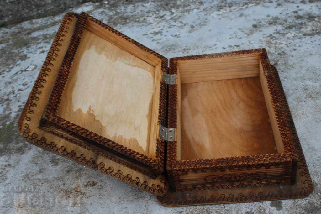 Delivery of STAR WOOD PYROGRAPHIC BOX Delivery of STAR WOOD PYROGRAPHIC BOX