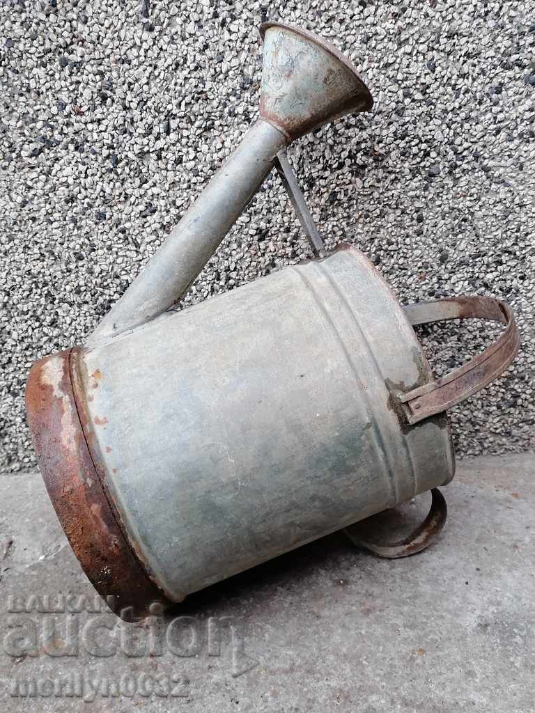 Auction Old metal can, galvanized tube, bucket, pot Auction Old metal can, galvanized tube, bucket, pot