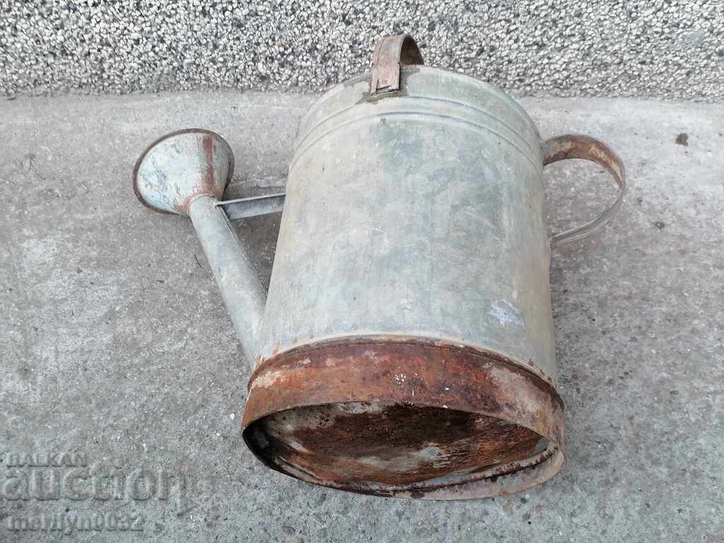 Delivery of Old metal can, galvanized tube, bucket, pot Delivery of Old metal can, galvanized tube, bucket, pot