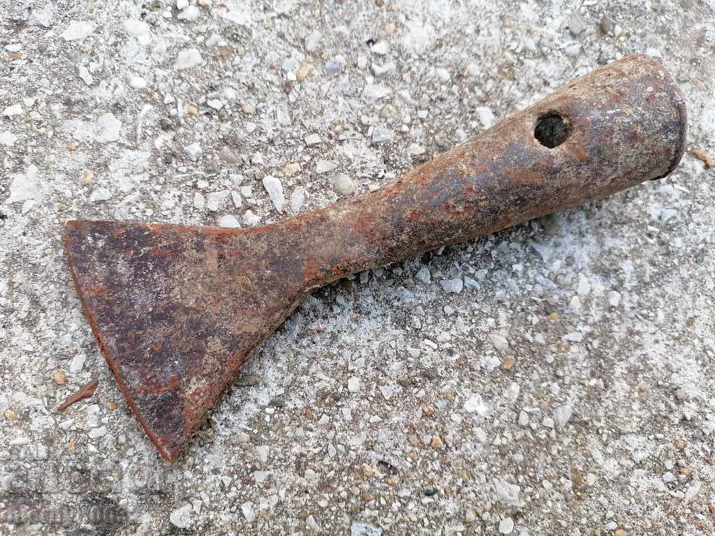 Old forged scabbard, gingerbread, gingerbread, bruises with price 29.00 BGN | € 14.83 Old forged scabbard, gingerbread, gingerbread, bruises with price 29.00 BGN | € 14.83