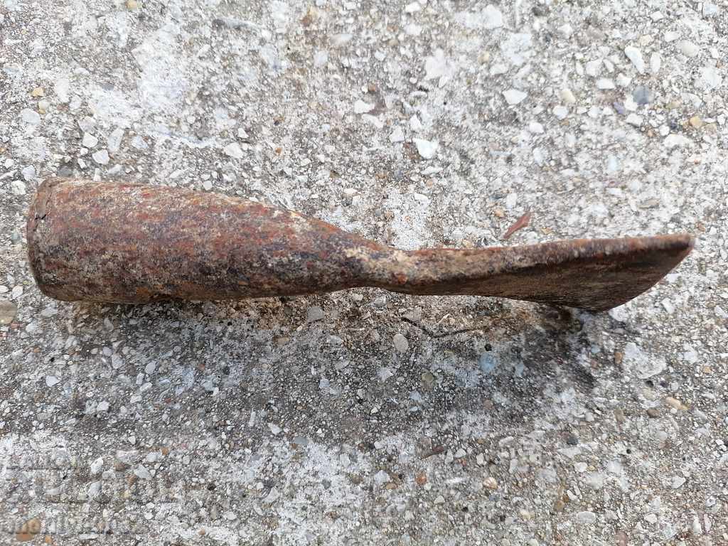 Auction Old forged scabbard, gingerbread, gingerbread, bruises Auction Old forged scabbard, gingerbread, gingerbread, bruises