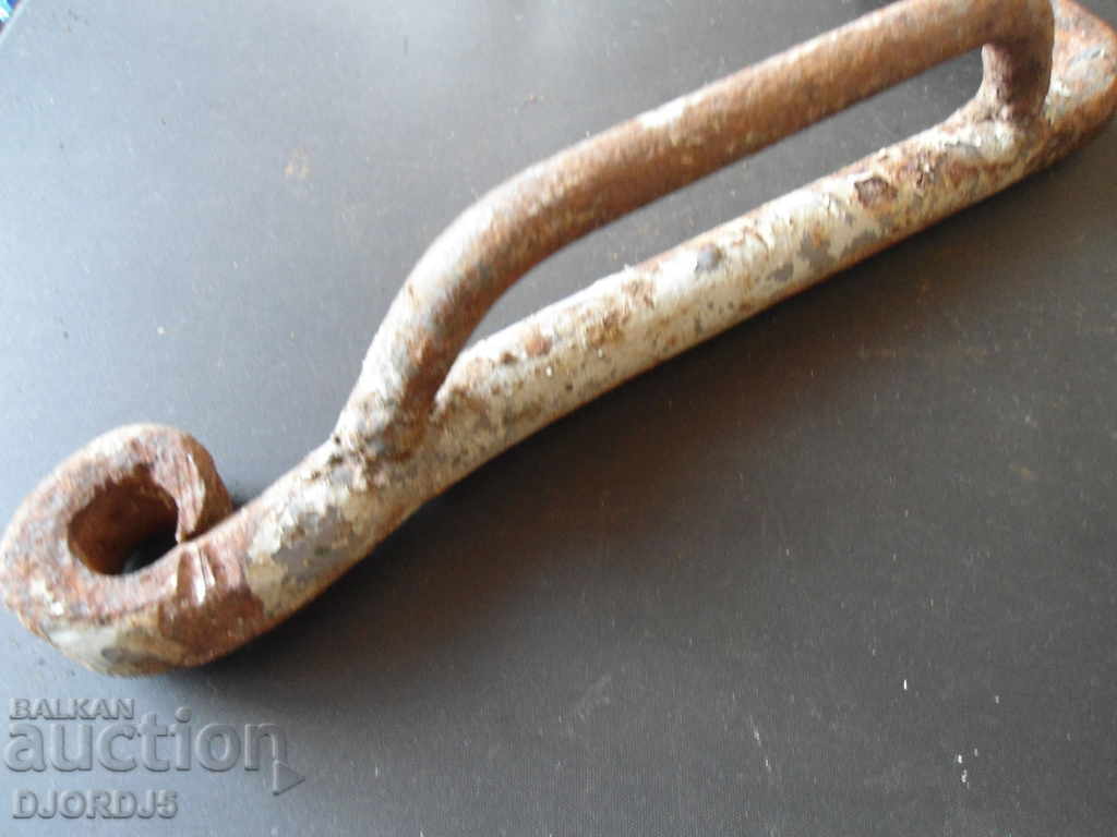 Old latch, lock, gate with price 2.00 BGN | € 1.02 Old latch, lock, gate with price 2.00 BGN | € 1.02