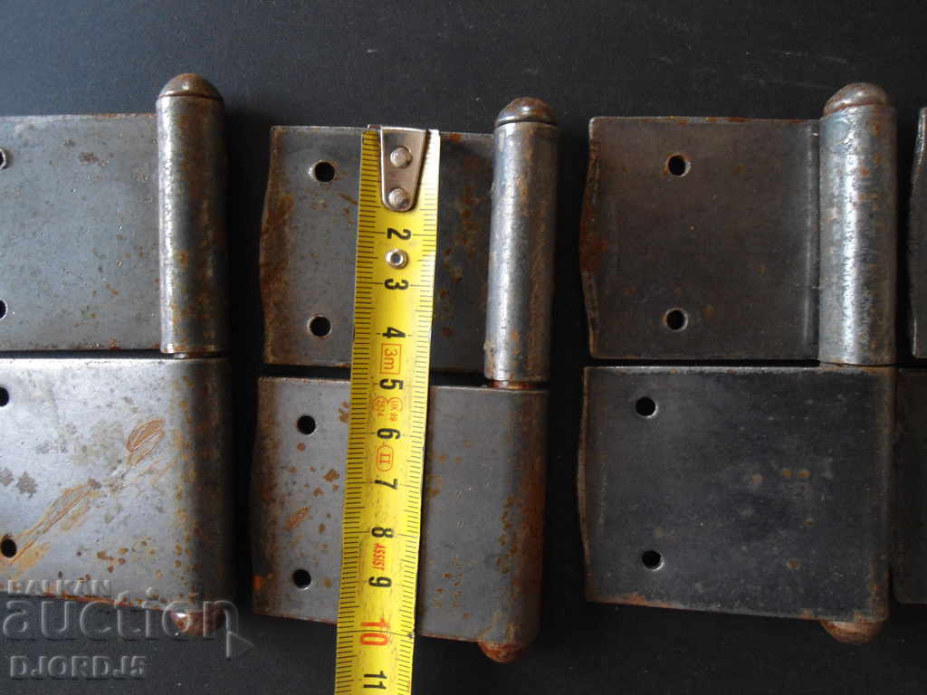 Old hinges with price 5.00 BGN | € 2.56 Old hinges with price 5.00 BGN | € 2.56