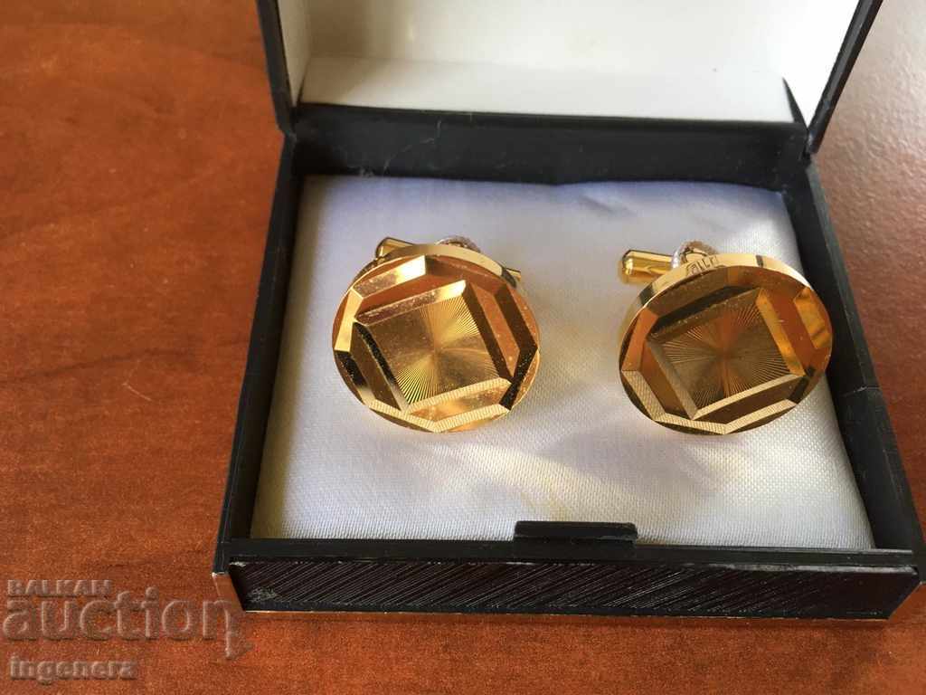 Auction  SLEEVE BUTTONS GOLD-MONARCH NEW