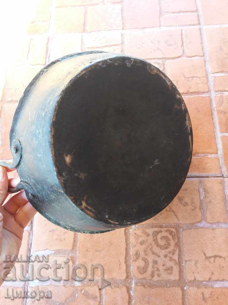 COPIER VECHI DE COPIER PAN TAVA MENCHE COPPER DATAT cu preț 80.00 BGN | € 40.90 COPIER VECHI DE COPIER PAN TAVA MENCHE COPPER DATAT cu preț 80.00 BGN | € 40.90