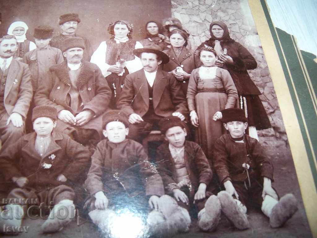 Livrarea Fotografie veche din carton a unei reuniuni de familie Livrarea Fotografie veche din carton a unei reuniuni de familie