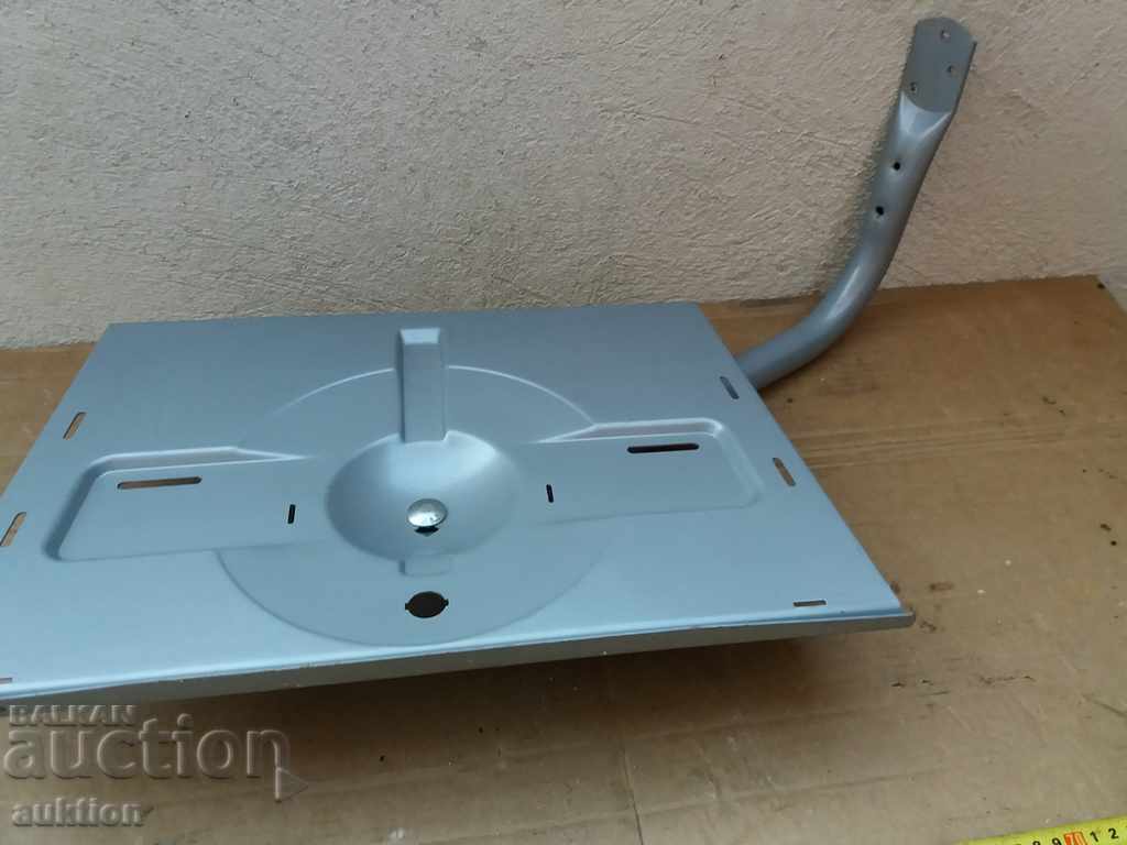 Auction  BRAND NEW TV STAND