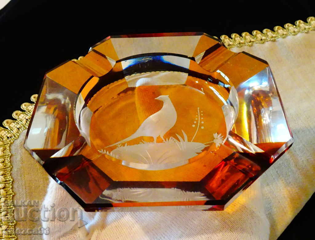 Ashtray colored crystal Bohemia, pheasant. - 6 Ashtray colored crystal Bohemia, pheasant. - 6