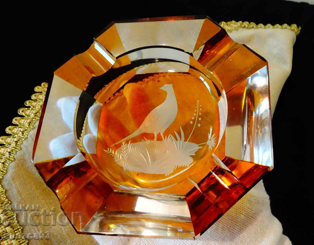 Ashtray colored crystal Bohemia, pheasant. Ashtray colored crystal Bohemia, pheasant.