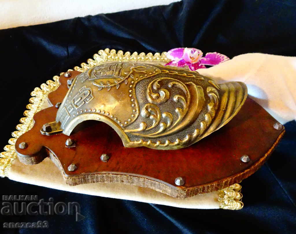 Delivery of Knight's Armor, Knight's Armor, Sword Stand Delivery of Knight's Armor, Knight's Armor, Sword Stand