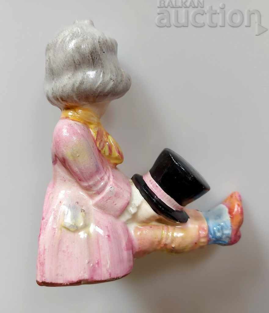 100-YEAR-OLD PORCELAIN FIGURE STATUTE MARKING - 6 100-YEAR-OLD PORCELAIN FIGURE STATUTE MARKING - 6