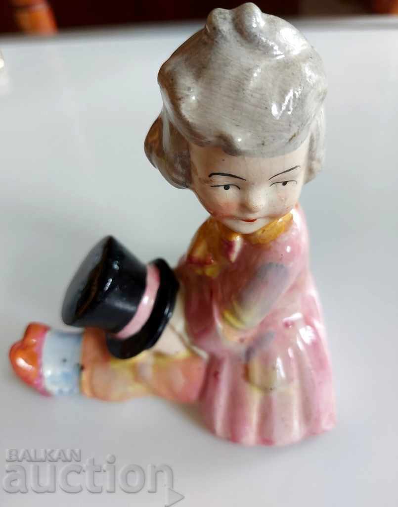 100-YEAR-OLD PORCELAIN FIGURE STATUTE MARKING - 7 100-YEAR-OLD PORCELAIN FIGURE STATUTE MARKING - 7