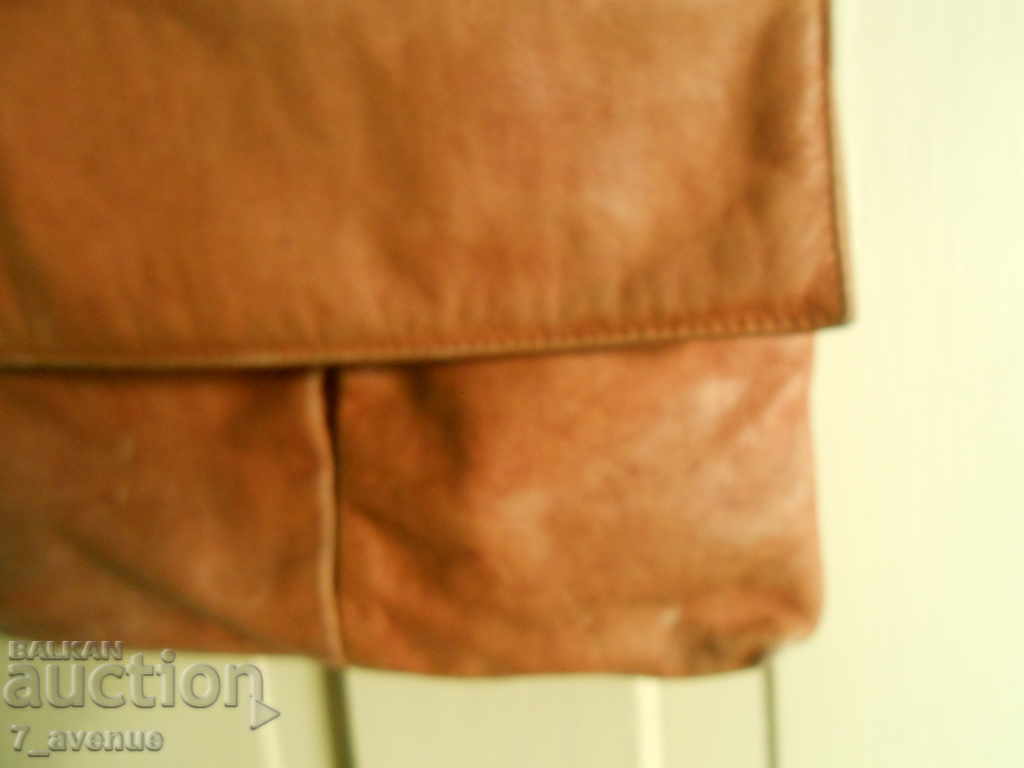 Lady's BAG, est. leather VINTAGE, 10.2020 with price 49.00 BGN | € 25.05 Lady's BAG, est. leather VINTAGE, 10.2020 with price 49.00 BGN | € 25.05