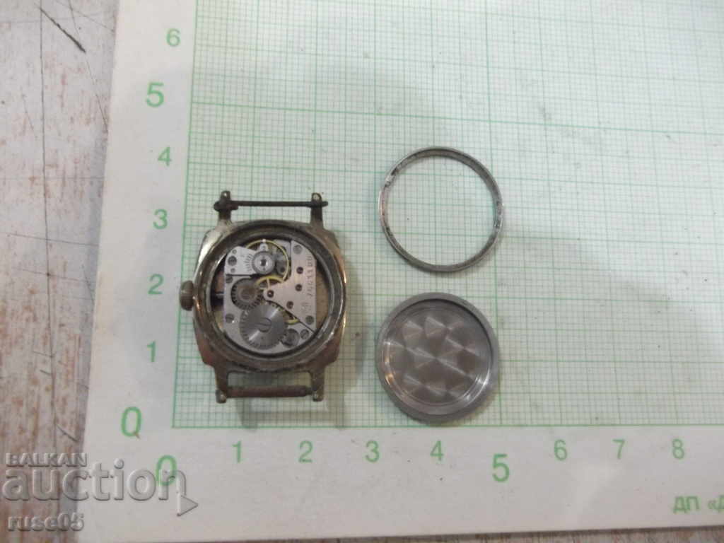 Аукцион Часовник "SLAVA" ръчен дамски съветски работещ Аукцион Часовник "SLAVA" ръчен дамски съветски работещ