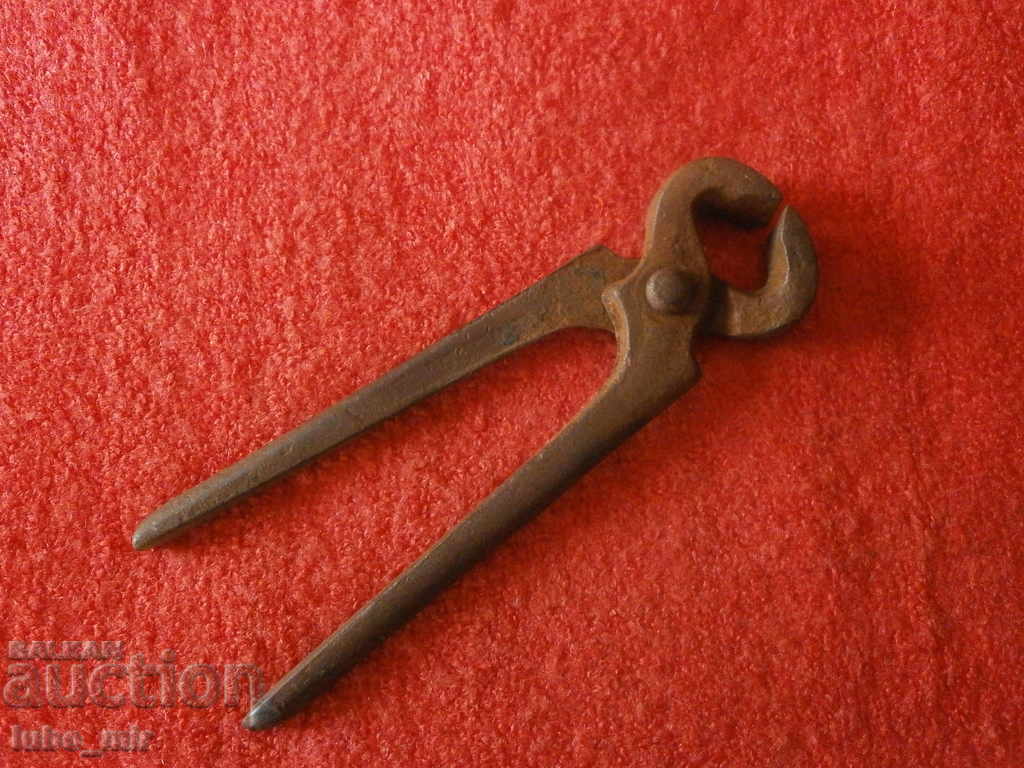 OLD PLIERS - 5