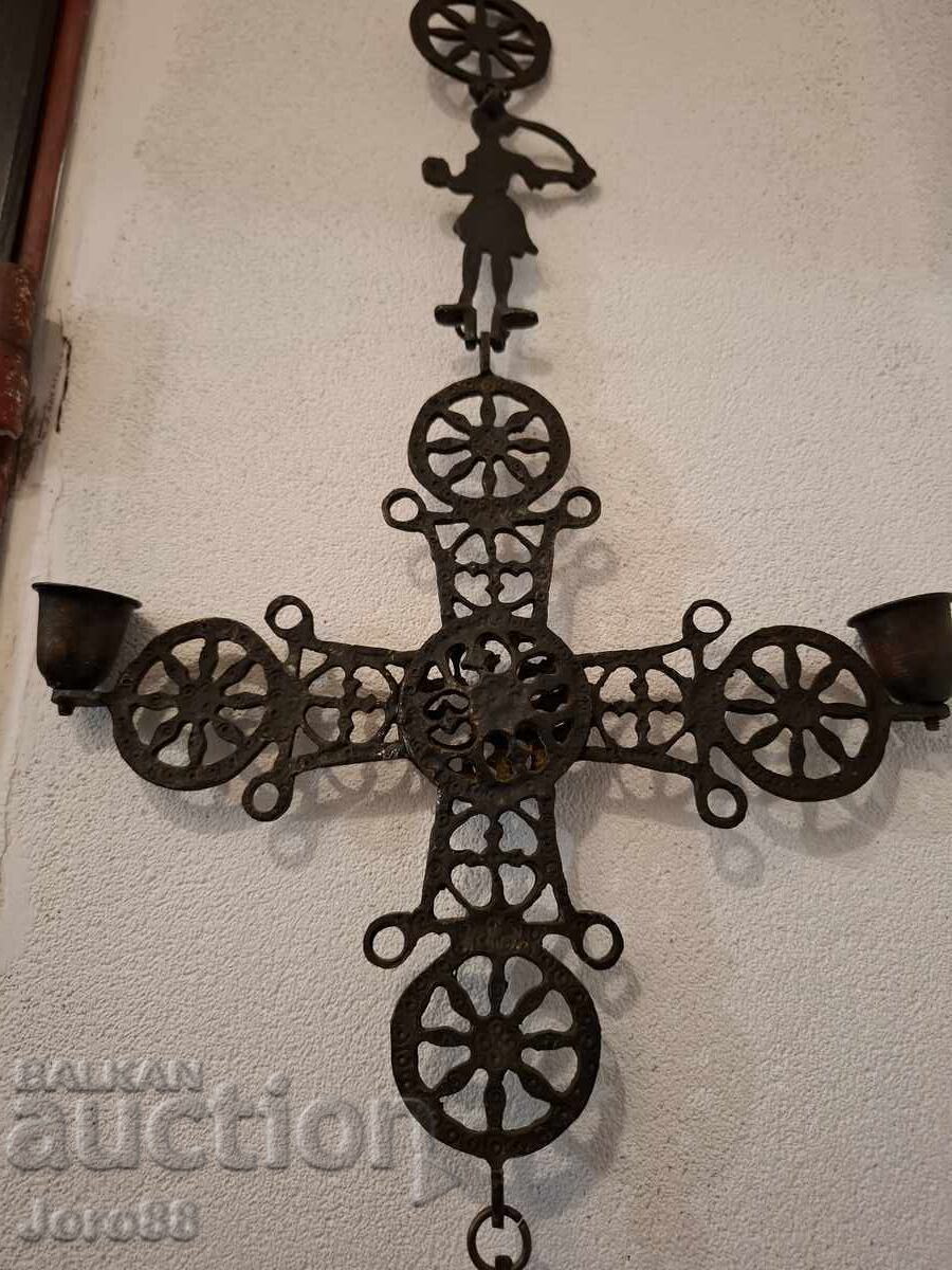 Cruce mare de bronz Austria din secolul XIX cu preț € 180.00 | 352.05 BGN Cruce mare de bronz Austria din secolul XIX cu preț € 180.00 | 352.05 BGN