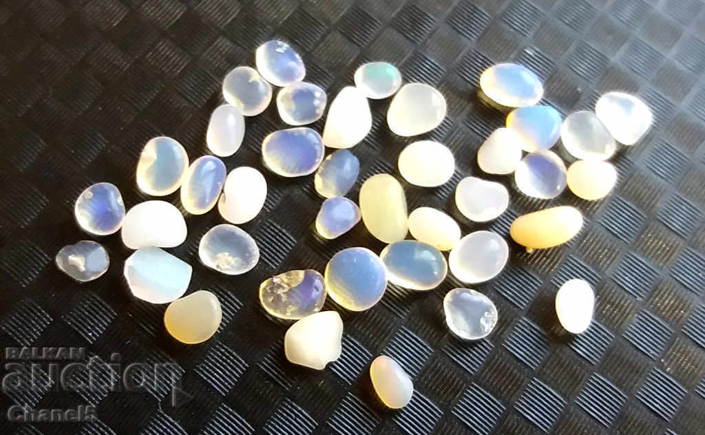 Auction LOT NATURAL ETHIOPIAN OPALES - 2.50 carats (71) Auction LOT NATURAL ETHIOPIAN OPALES - 2.50 carats (71)