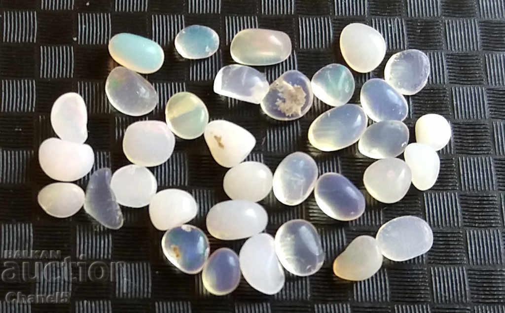 Auction LOT NATURAL ETHIOPIAN OPALES - 2.35 carats (73) Auction LOT NATURAL ETHIOPIAN OPALES - 2.35 carats (73)